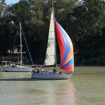 Bautismo de navegación a vela en Sevilla